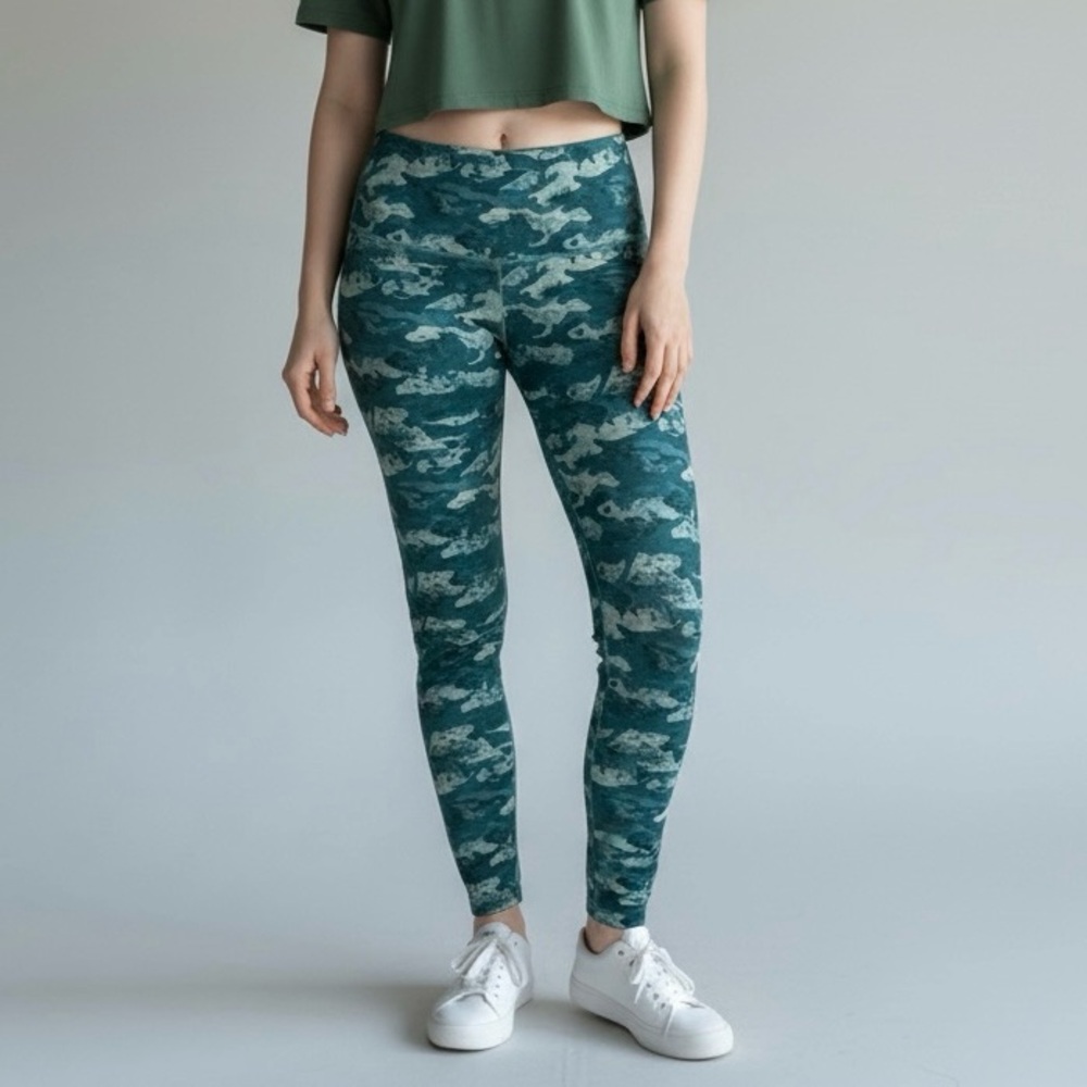 4/$40‎ Reebok Camouflage Green Athletic Leggings